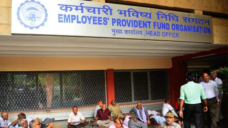 pension system change 68 lakh pensioners will gain from epfo new centralized pension payment system